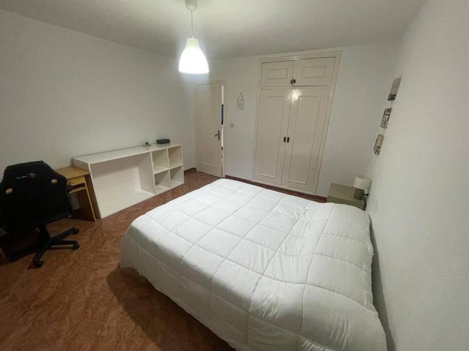 גרנדה Lovely One Bedroom Flat- Excellent Location מראה חיצוני תמונה